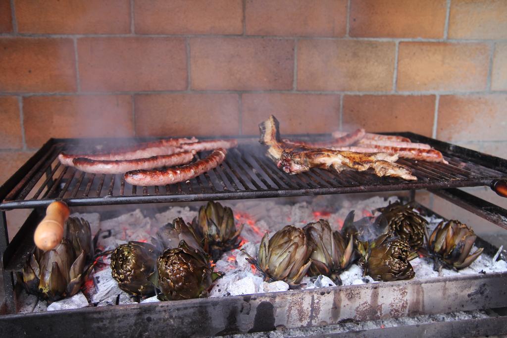 Banyeres del Penedes Masia Casa Roja מראה חיצוני תמונה