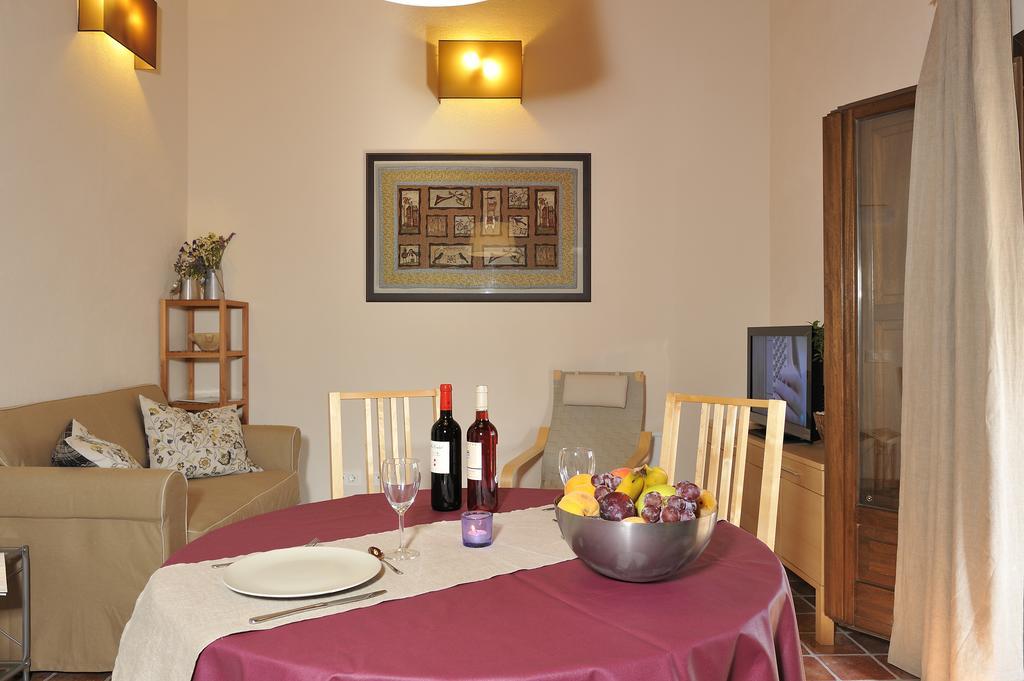 Banyeres del Penedes Masia Casa Roja מראה חיצוני תמונה