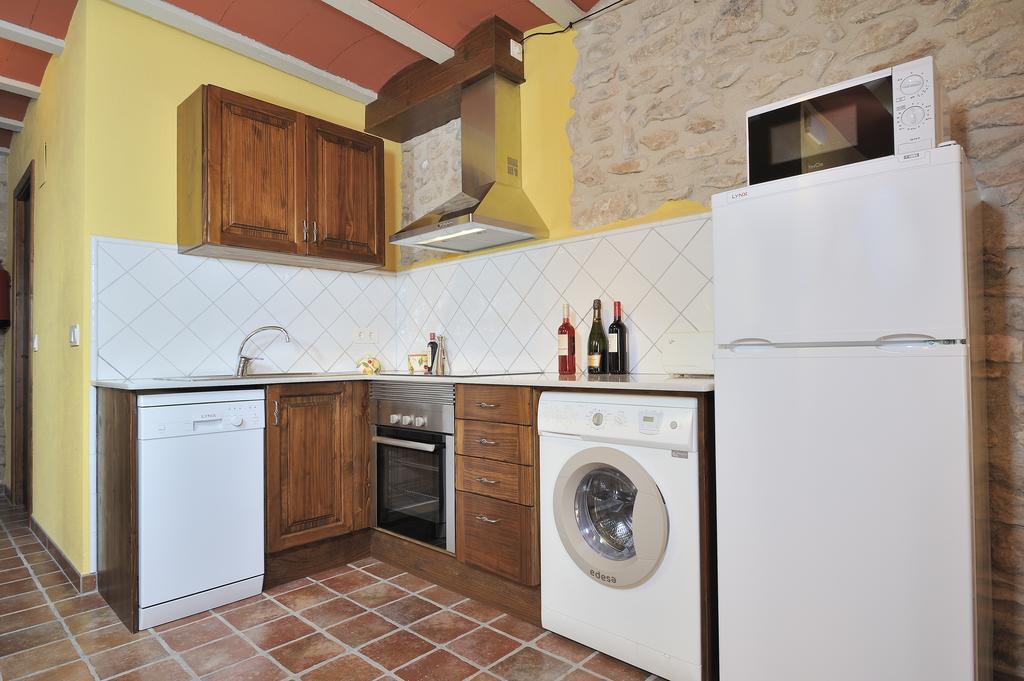 Banyeres del Penedes Masia Casa Roja מראה חיצוני תמונה